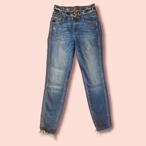 𝅺kancan | Cute Distressed Skinny Jeans Size 3‎ / 25
